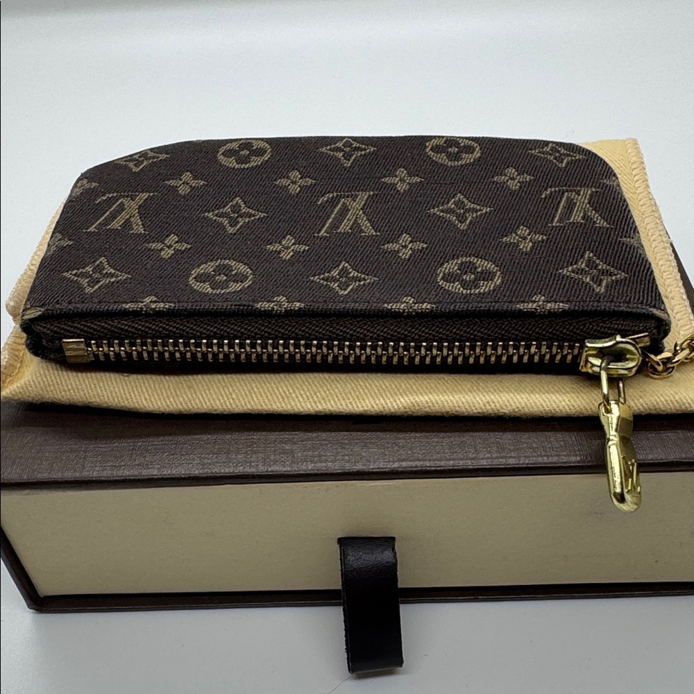 Louis Vuitton Mini Lin Pochette Cles - Picture 5 of 10